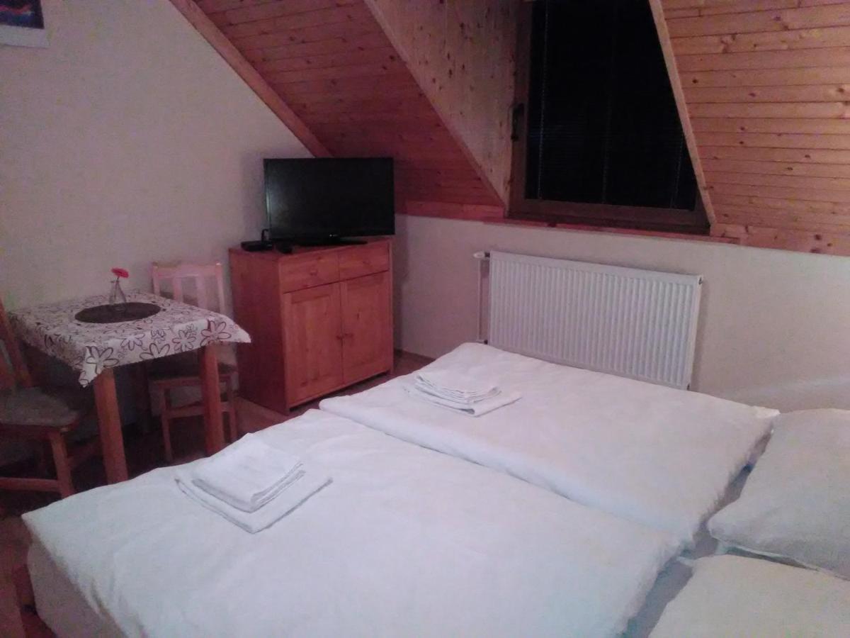 Pod Palmou Gerlachov Gasthof *